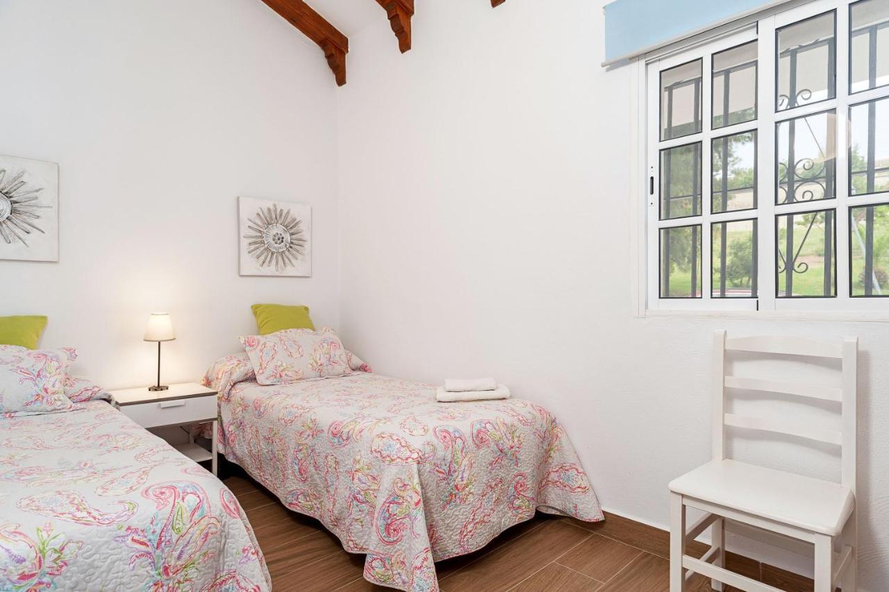 Apartamento En La Playa Con Terraza โกนิล เด ลาฟรอนเตรา ภายนอก รูปภาพ