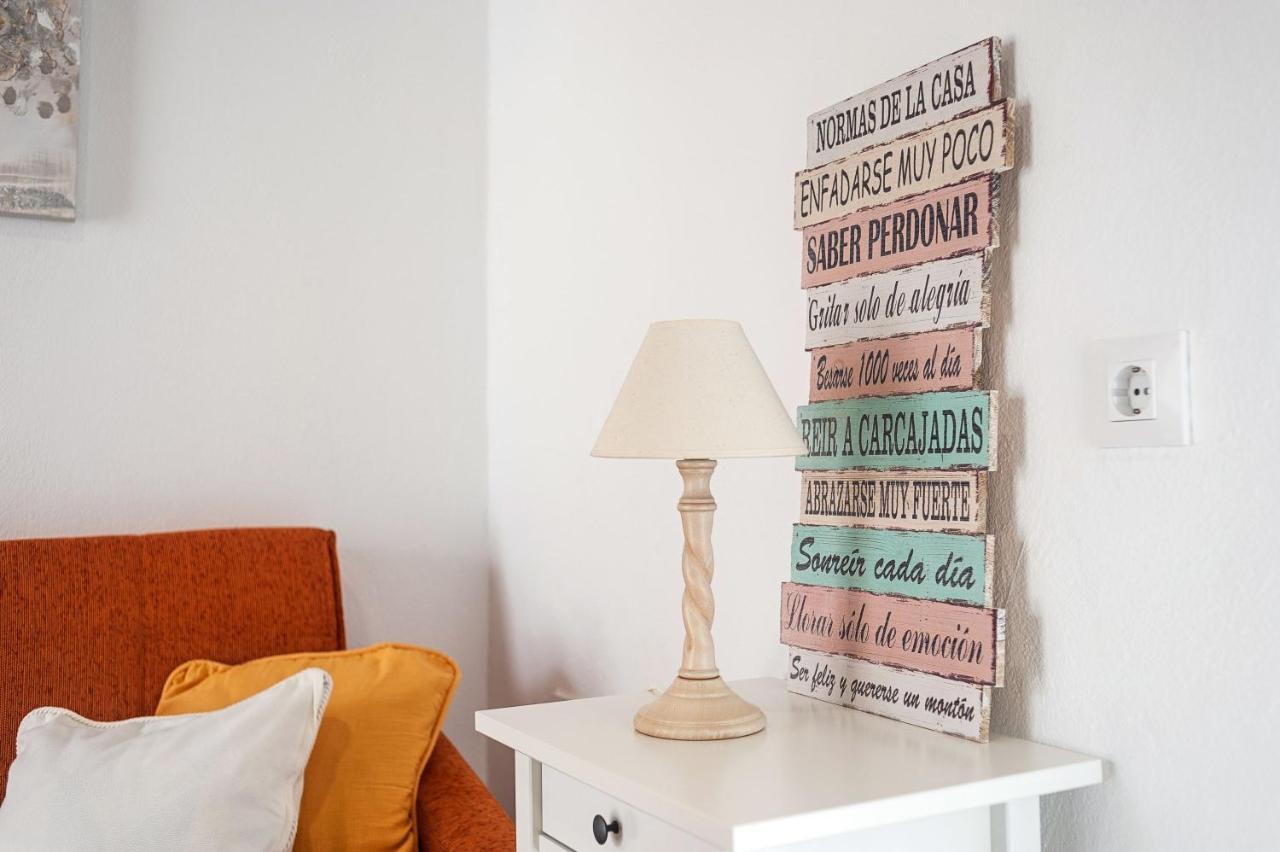 Apartamento En La Playa Con Terraza โกนิล เด ลาฟรอนเตรา ภายนอก รูปภาพ